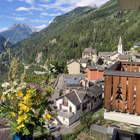Bel Appartement 2.5 Pieces Avec Balcon, Magnifique Vue Sur Le Glacier Des Grands Finhaut Eksteriør billede