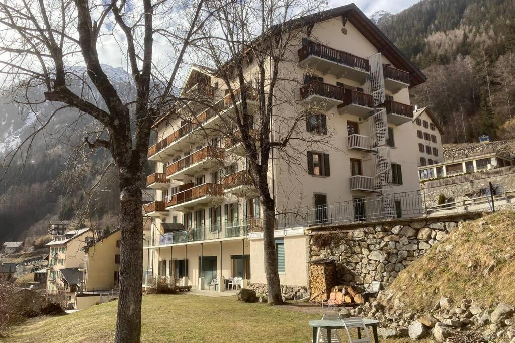 Bel Appartement 2.5 Pieces Avec Balcon, Magnifique Vue Sur Le Glacier Des Grands Finhaut Eksteriør billede